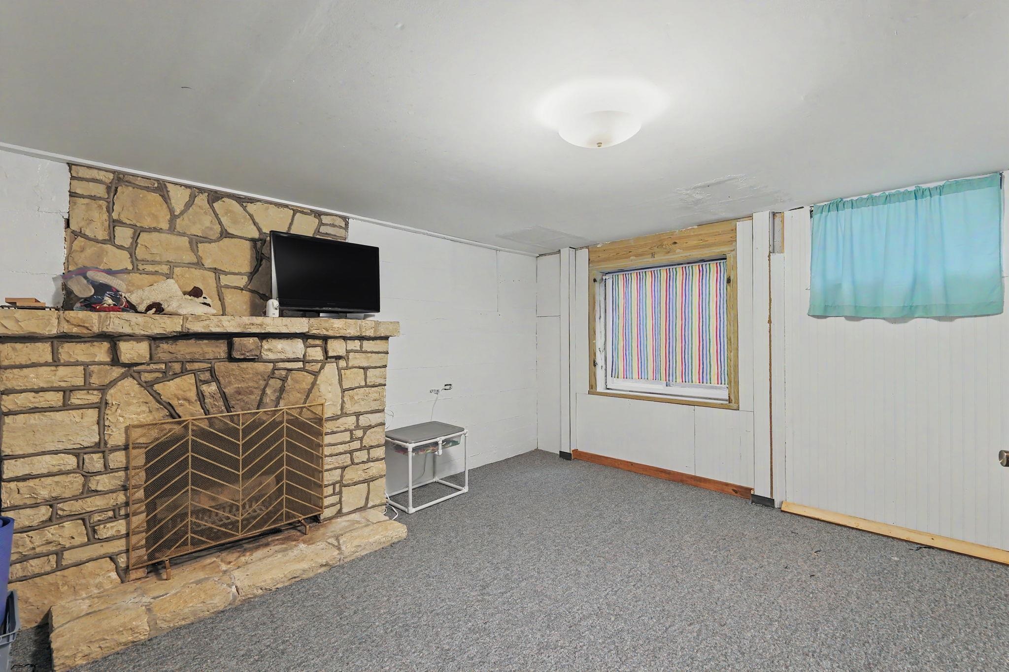 621 E 7th Newton KS 67114