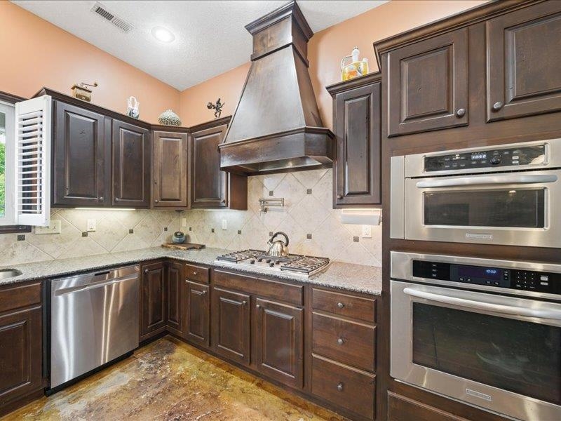 601 Stone Lake Circle Augusta KS 67010