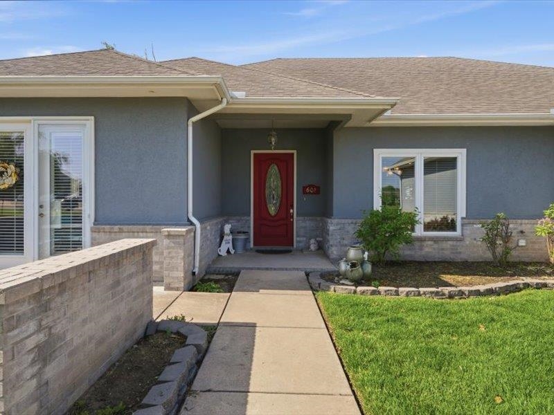 601 Stone Lake Circle Augusta KS 67010