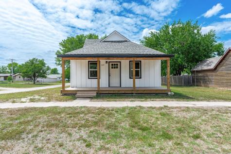 339 S Briarwood Street Norwich KS 67118