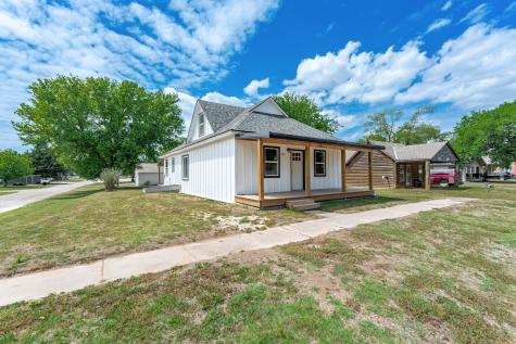 339 S Briarwood Street Norwich KS 67118