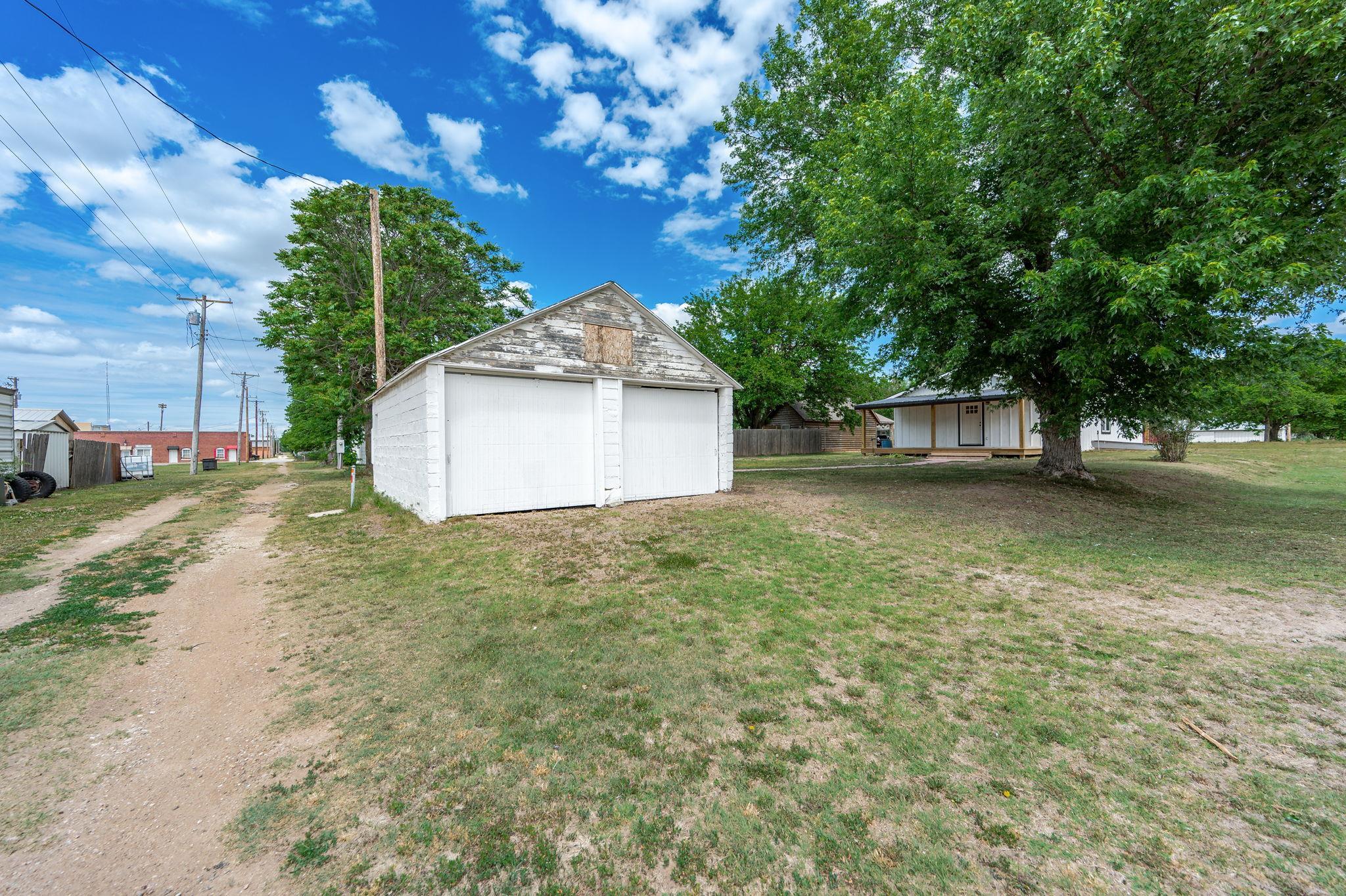 339 S Briarwood Street Norwich KS 67118