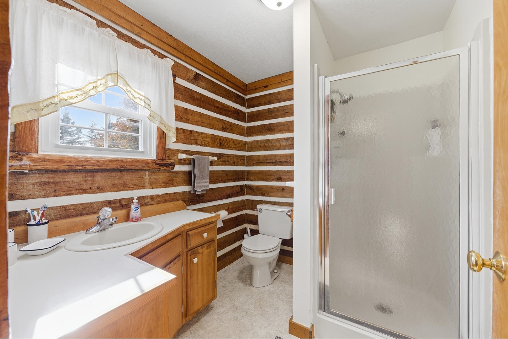 1222 E 110th Belle Plaine KS 67013