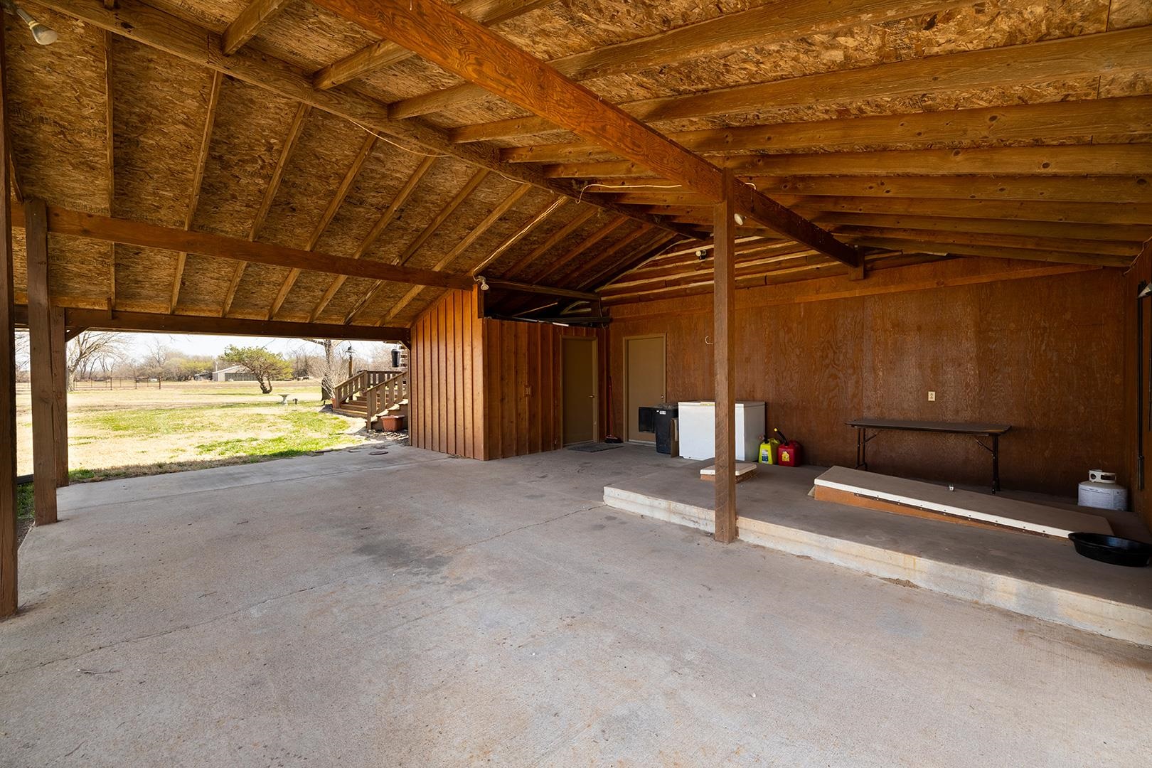 1222 E 110th Belle Plaine KS 67013
