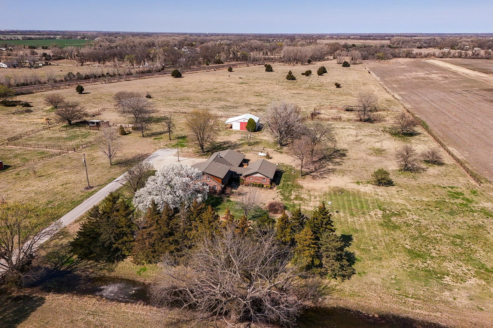 1222 E 110th Belle Plaine KS 67013