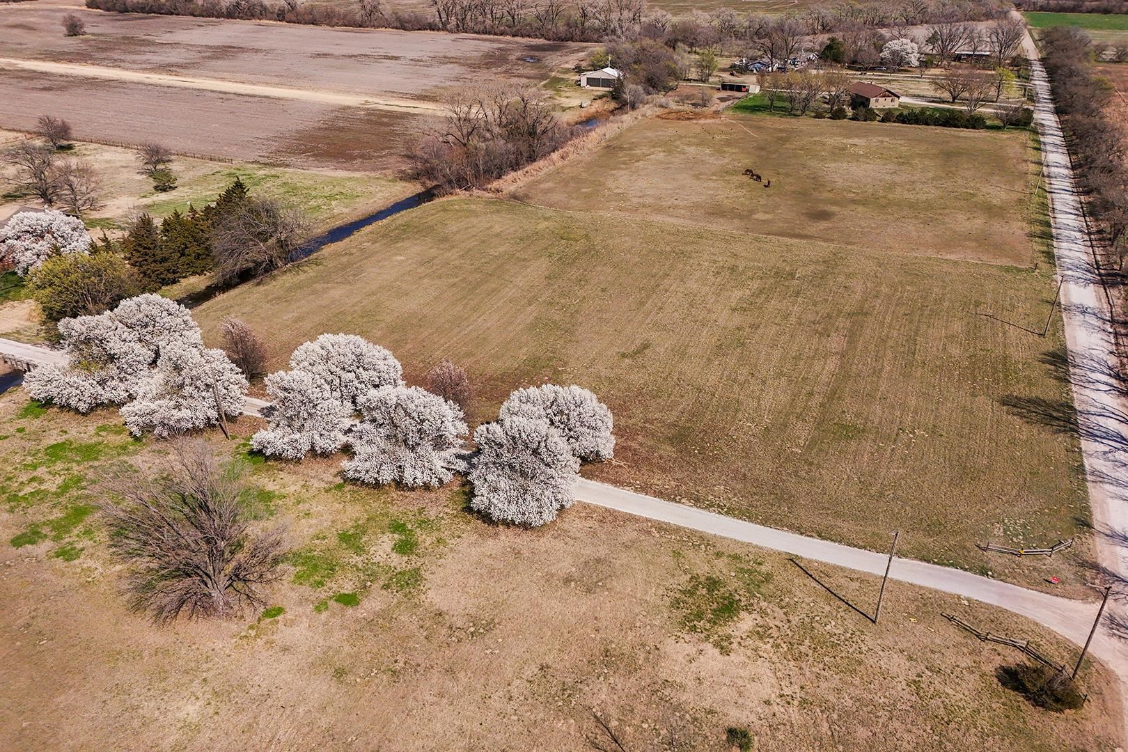 1222 E 110th Belle Plaine KS 67013