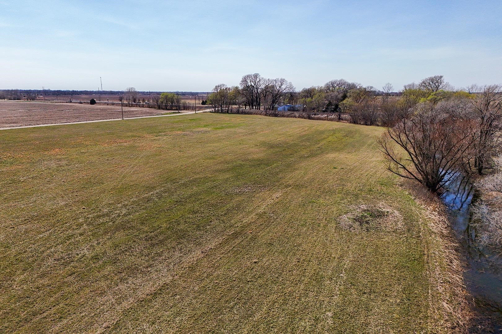 1222 E 110th Belle Plaine KS 67013