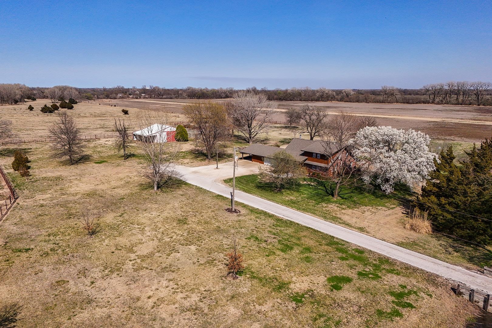 1222 E 110th Belle Plaine KS 67013