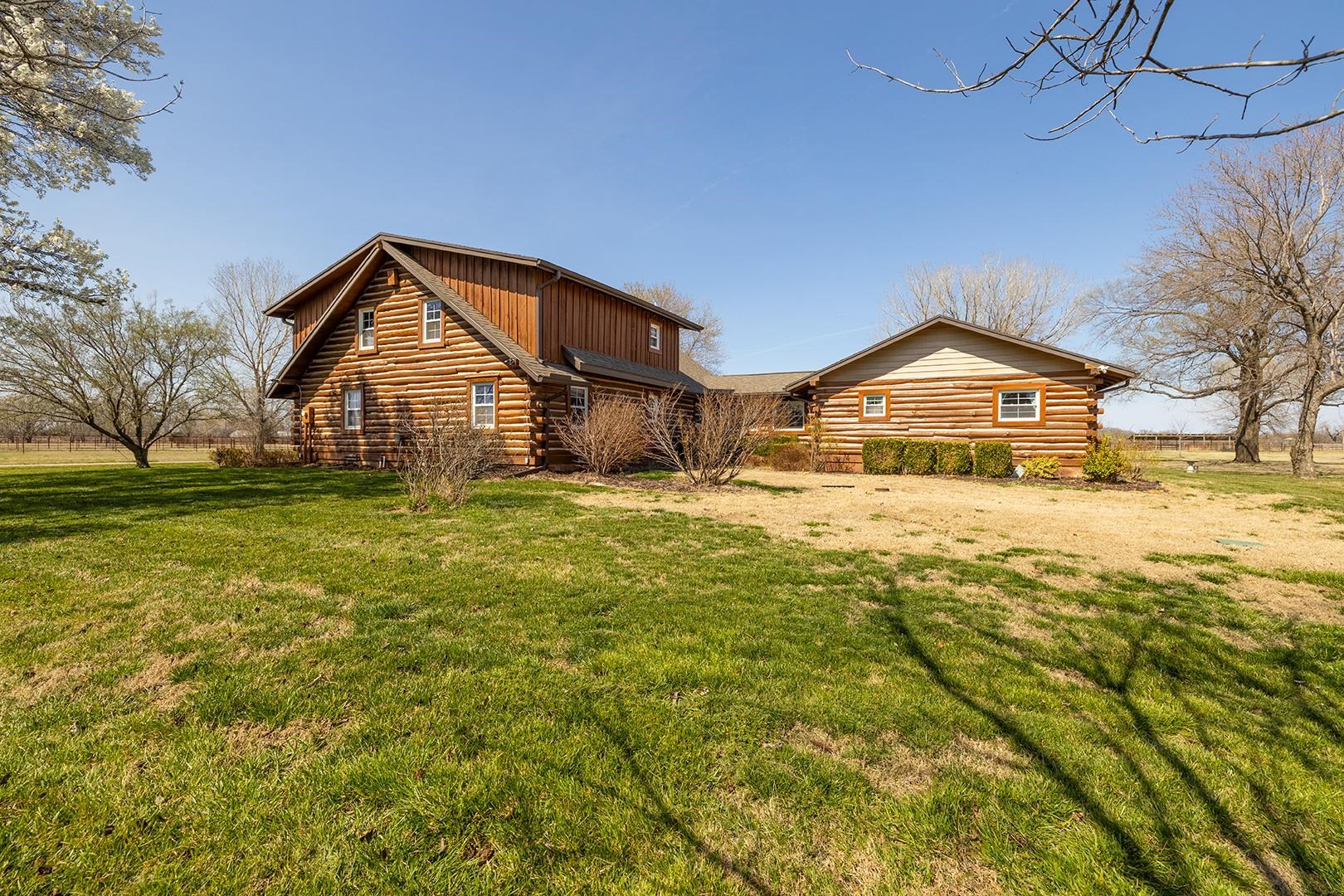 1222 E 110th Belle Plaine KS 67013