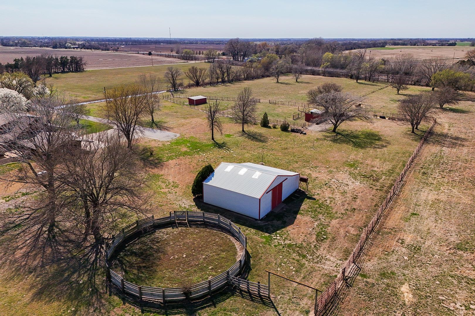 1222 E 110th Belle Plaine KS 67013