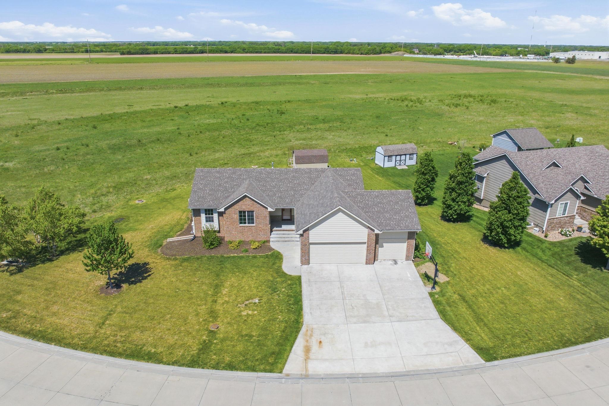 117 Ember Way Hesston KS 67062