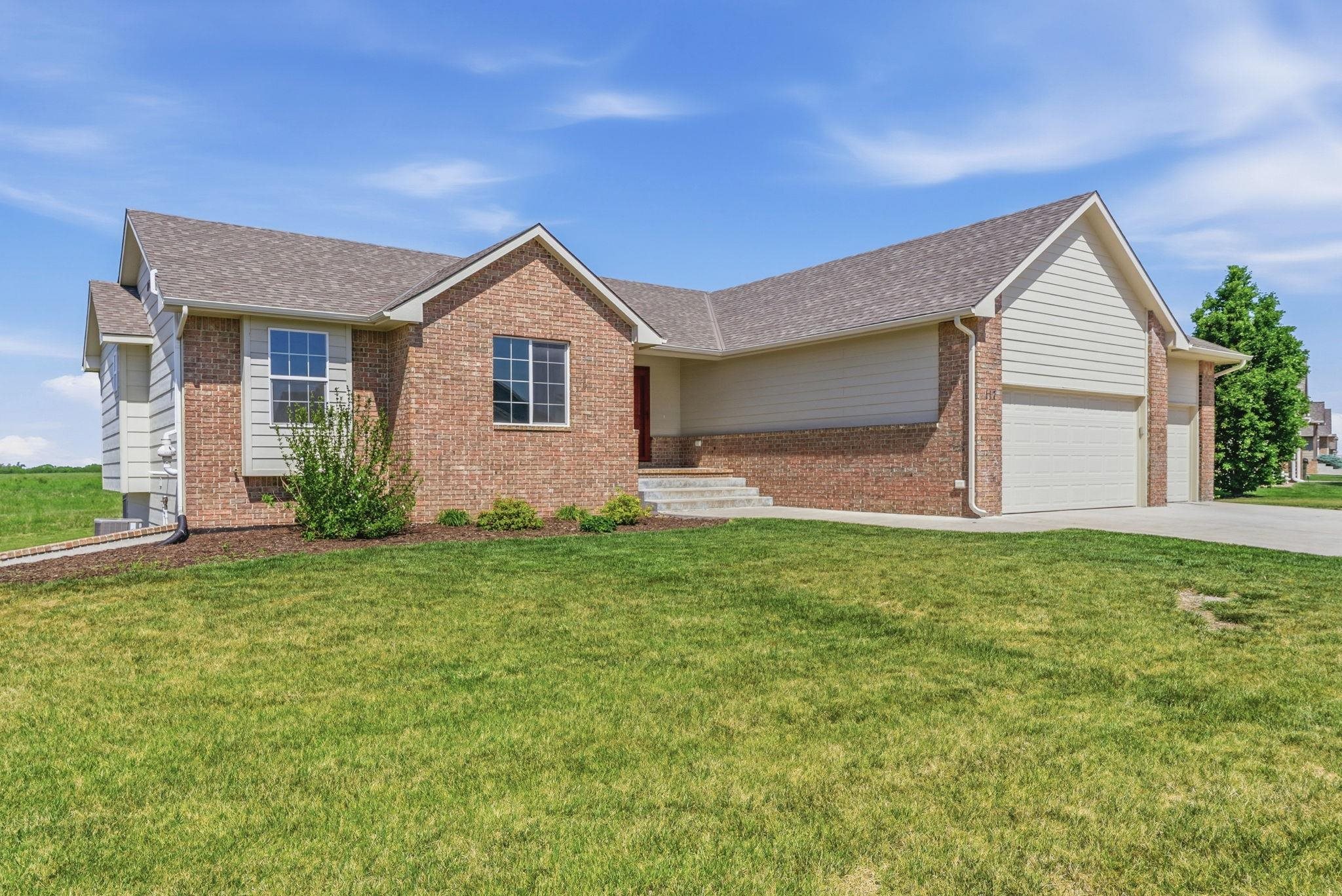 117 Ember Way Hesston KS 67062