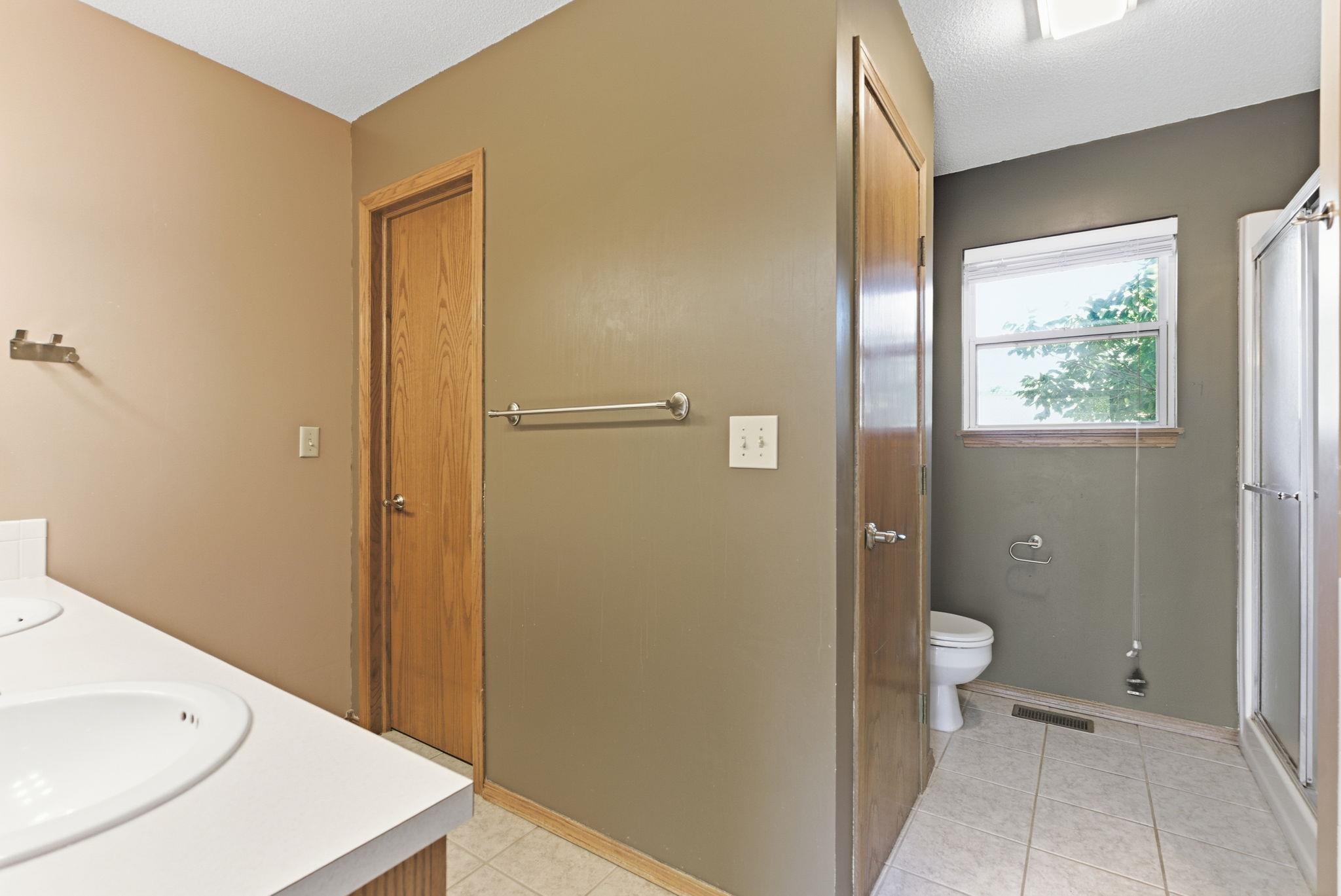2720 N Beacon Hill Wichita KS 67220