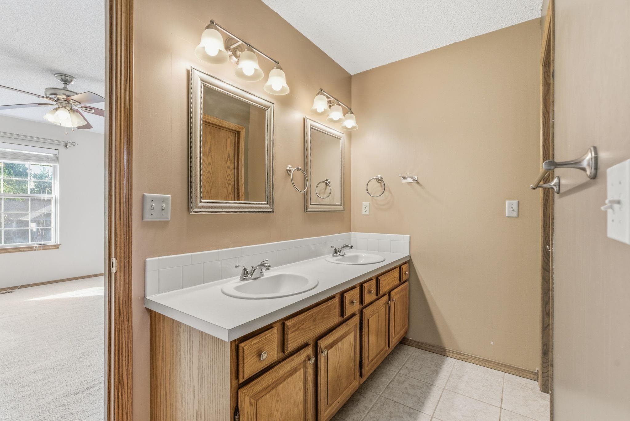 2720 N Beacon Hill Wichita KS 67220