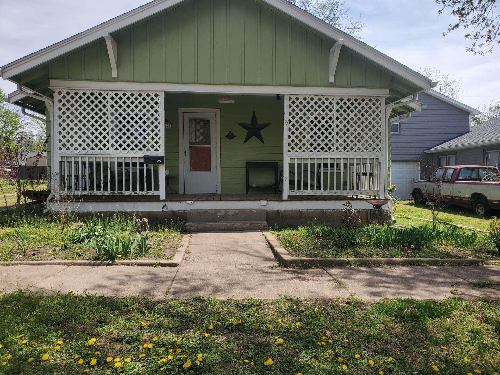 1210 N School Street Augusta KS 67010