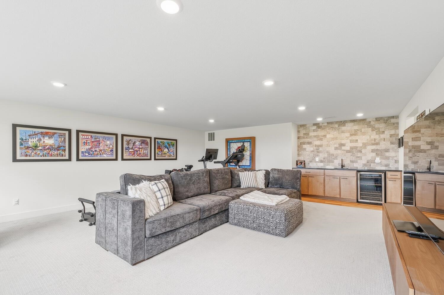 1525 N Shadow Rock Drive Andover KS 67002