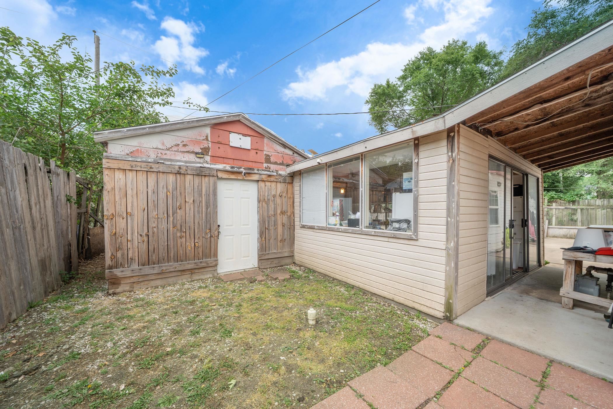 4604 S Meadowview Wichita KS 67216