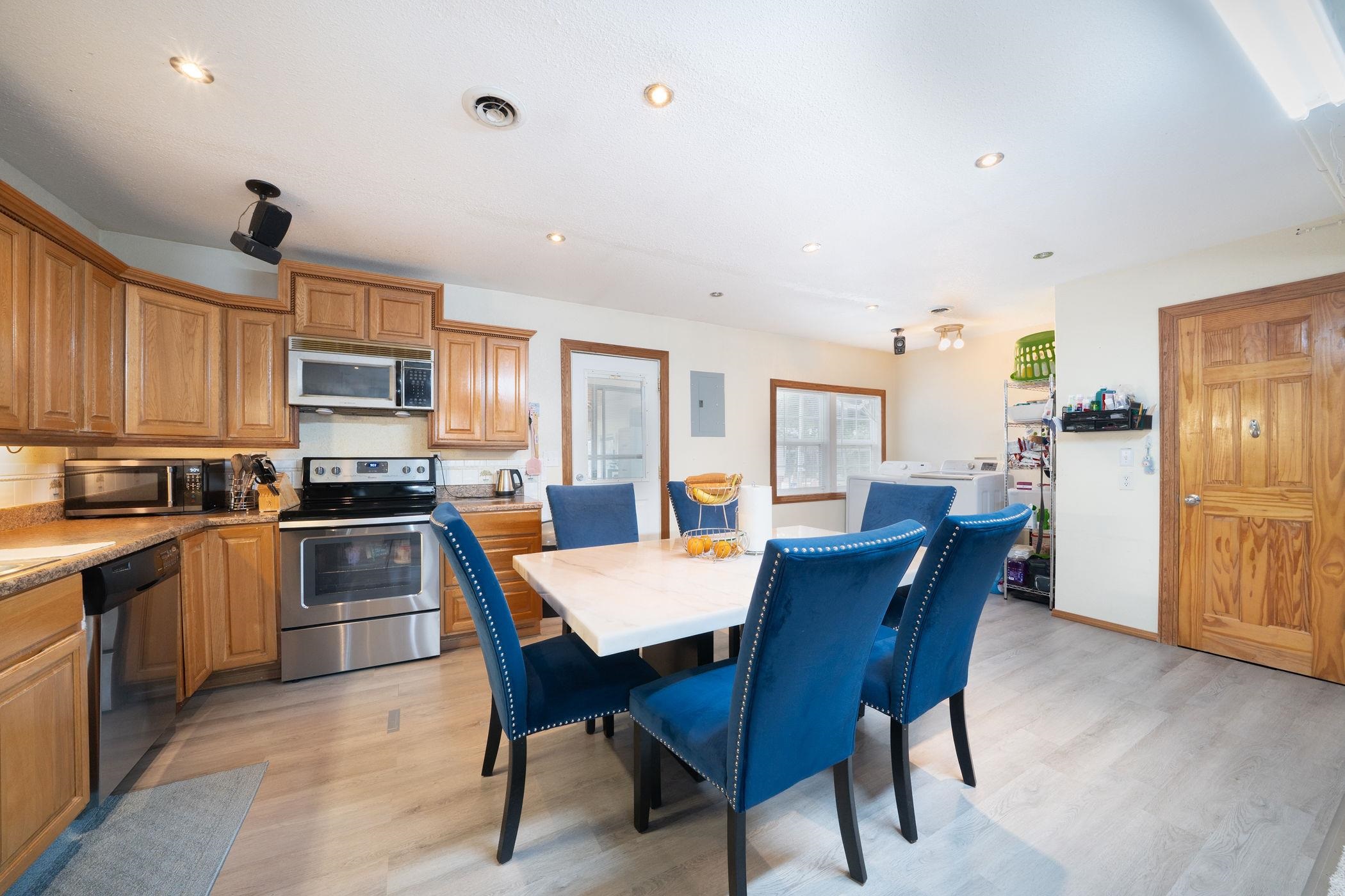 4604 S Meadowview Wichita KS 67216