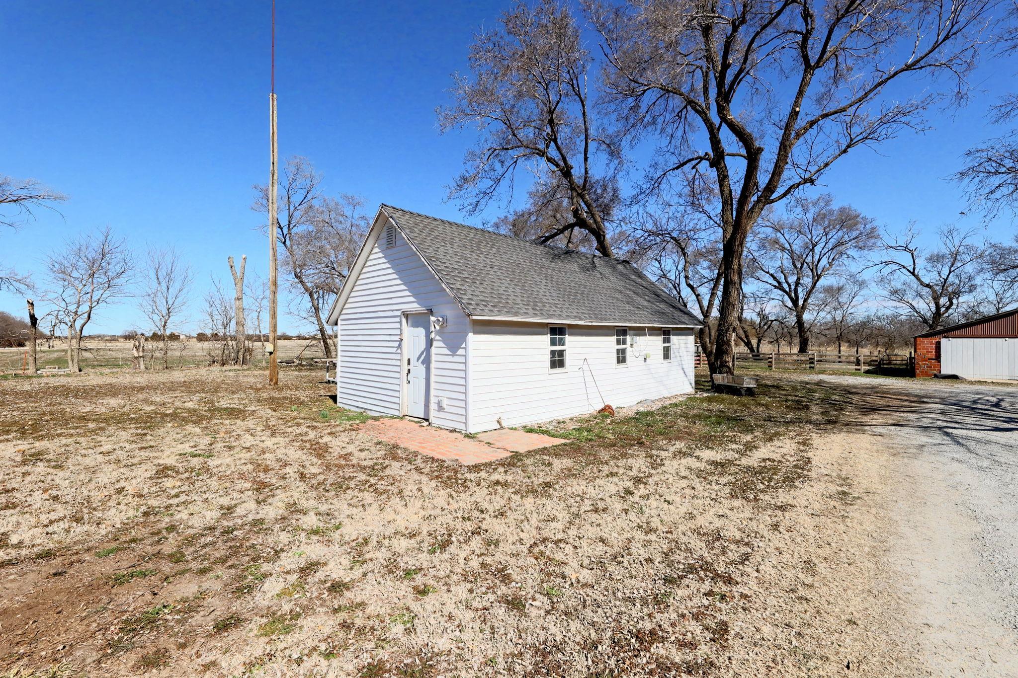 21424 SW County Line Road Rose Hill KS 67133