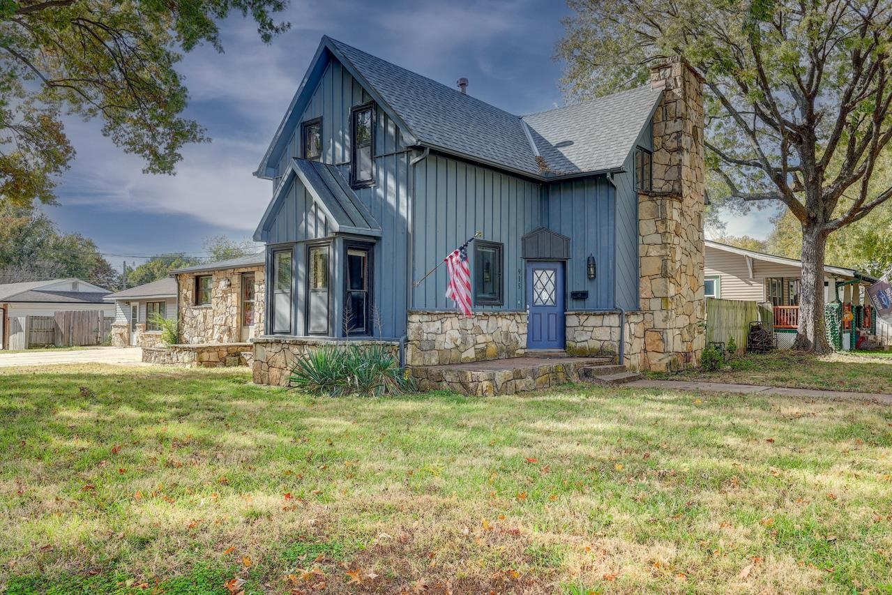 915 E 15th Avenue Winfield KS 67156