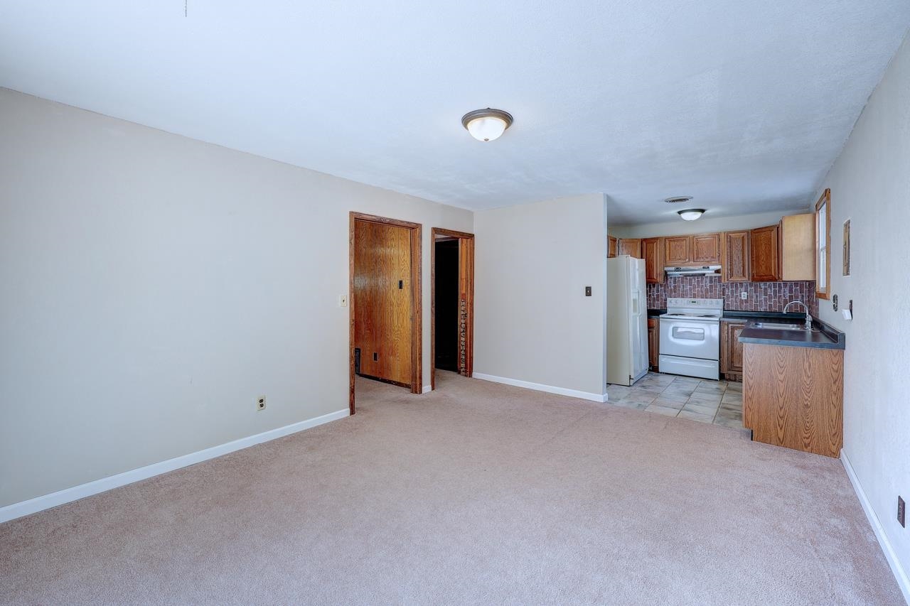 915 E 15th Avenue Winfield KS 67156