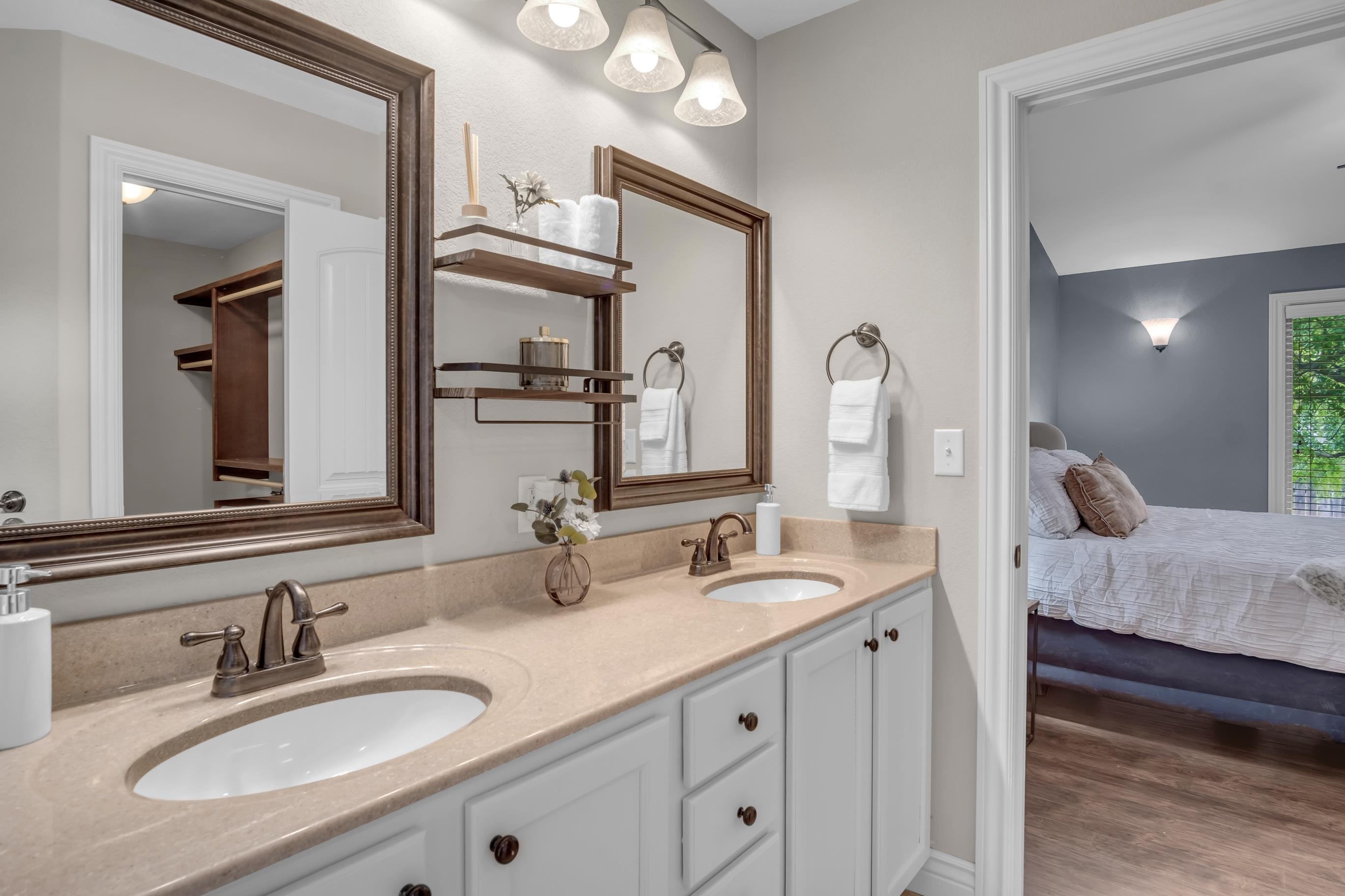 706 E Rolling View Drive Park City KS 67147-7314