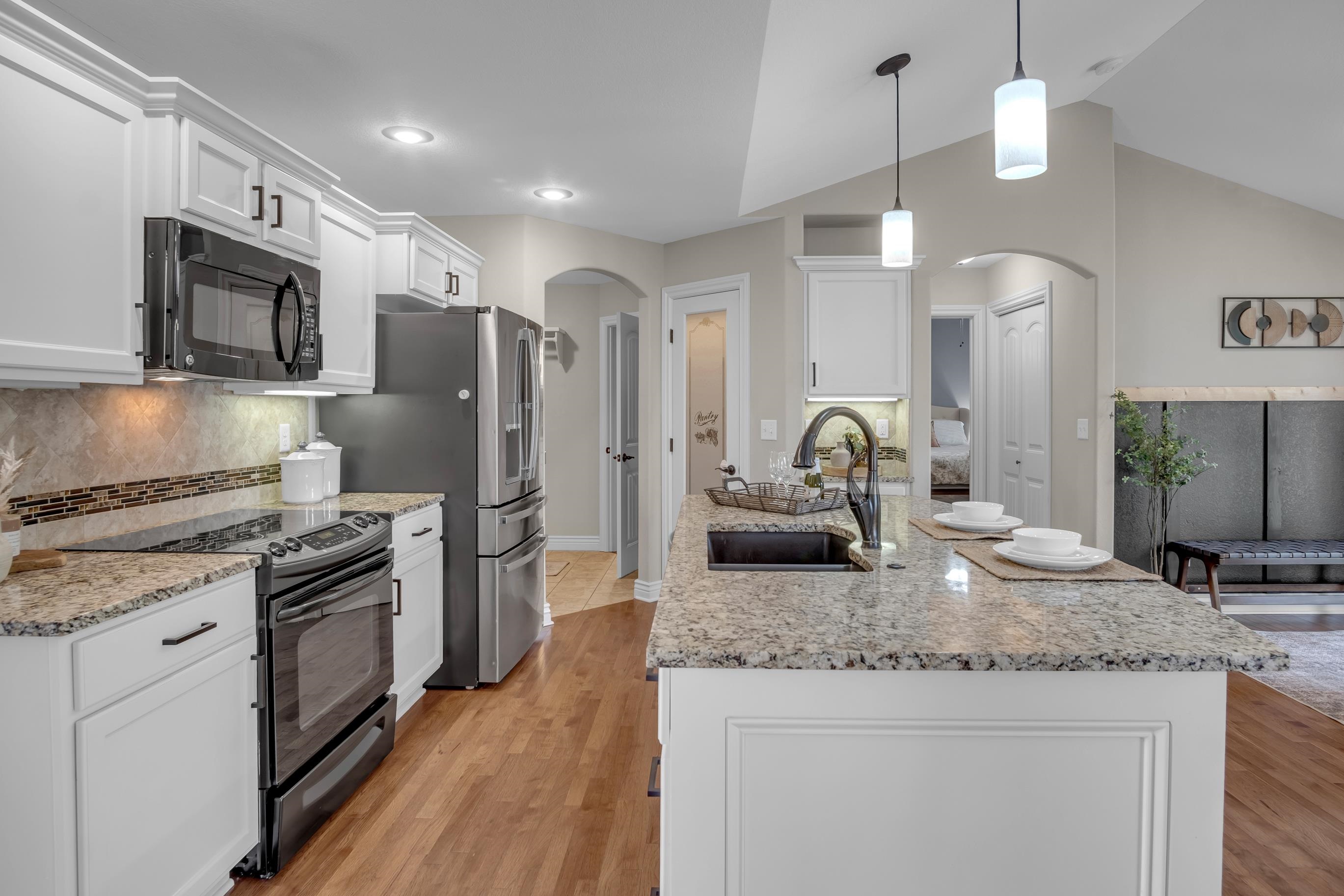 706 E Rolling View Drive Park City KS 67147-7314
