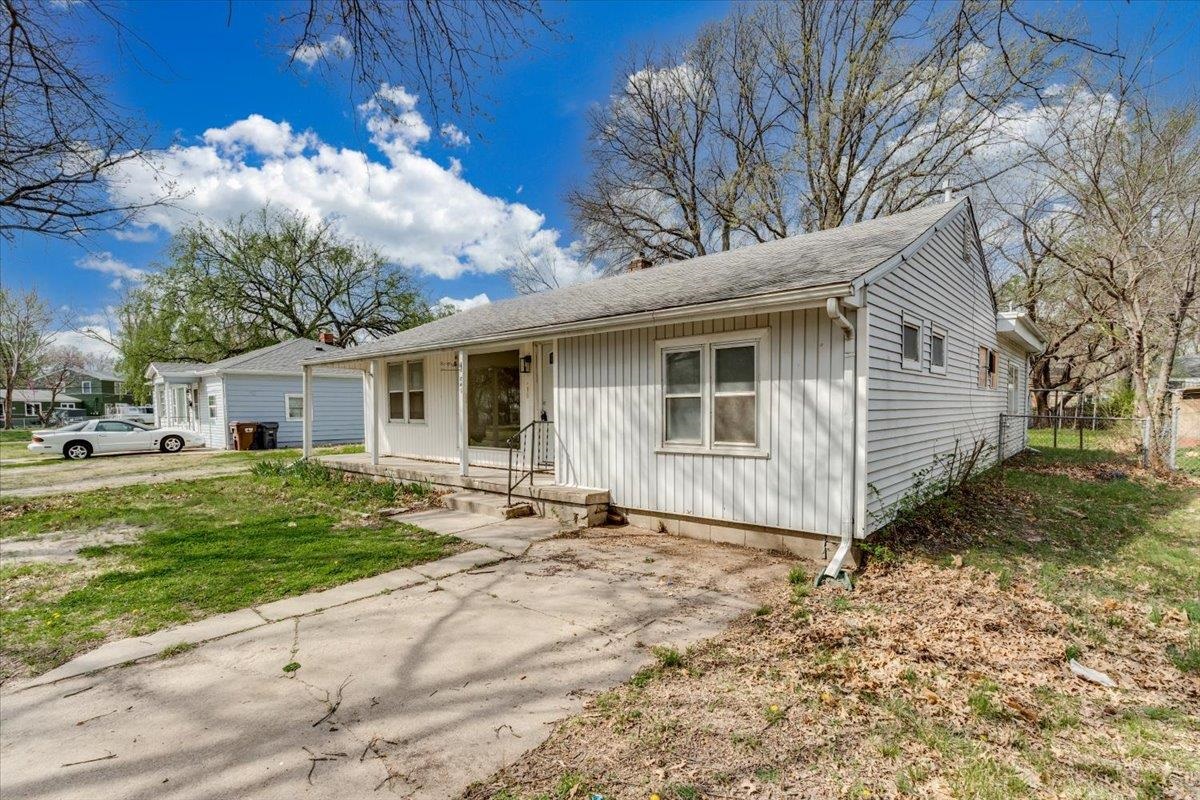 845 S Dellrose Avenue Wichita KS 67218