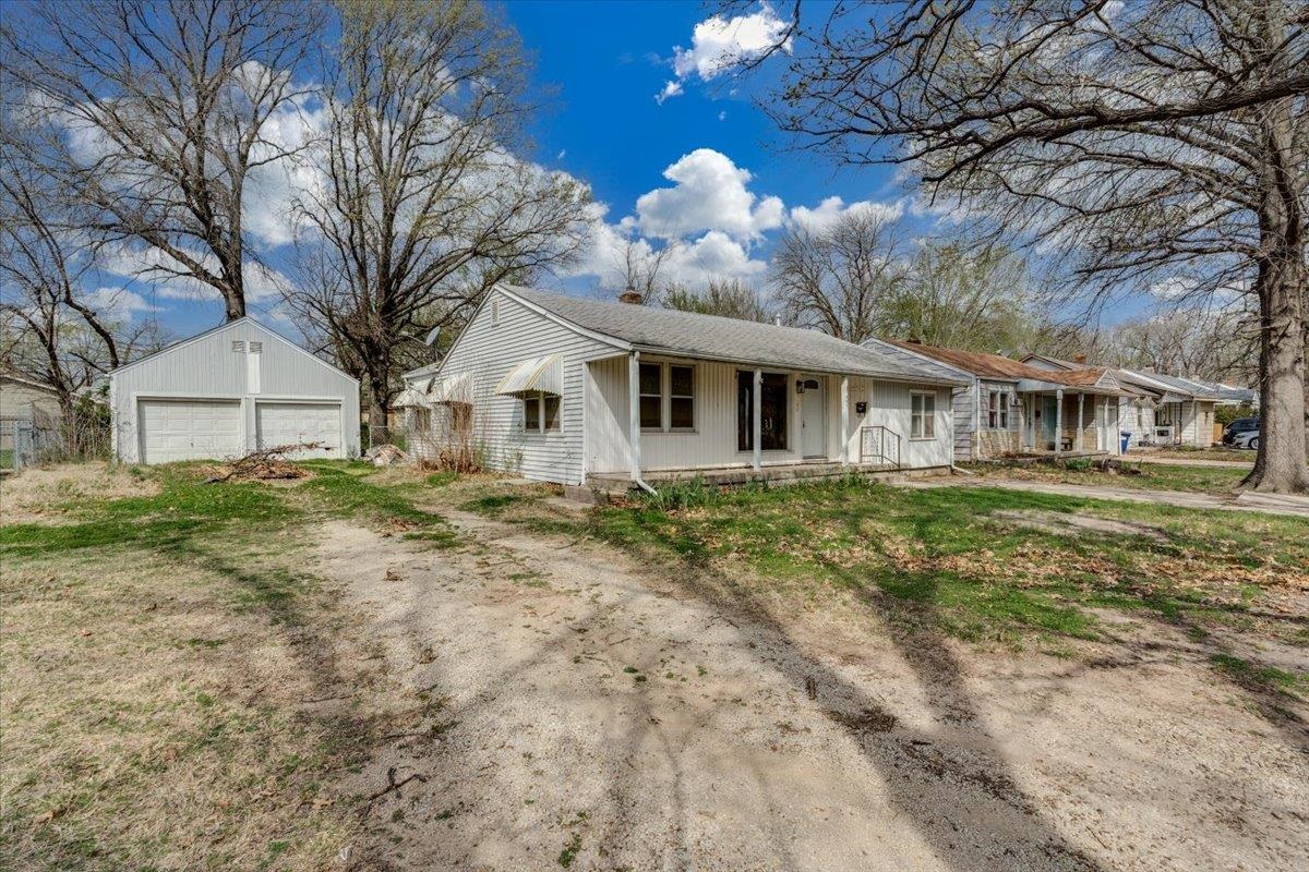 845 S Dellrose Avenue Wichita KS 67218