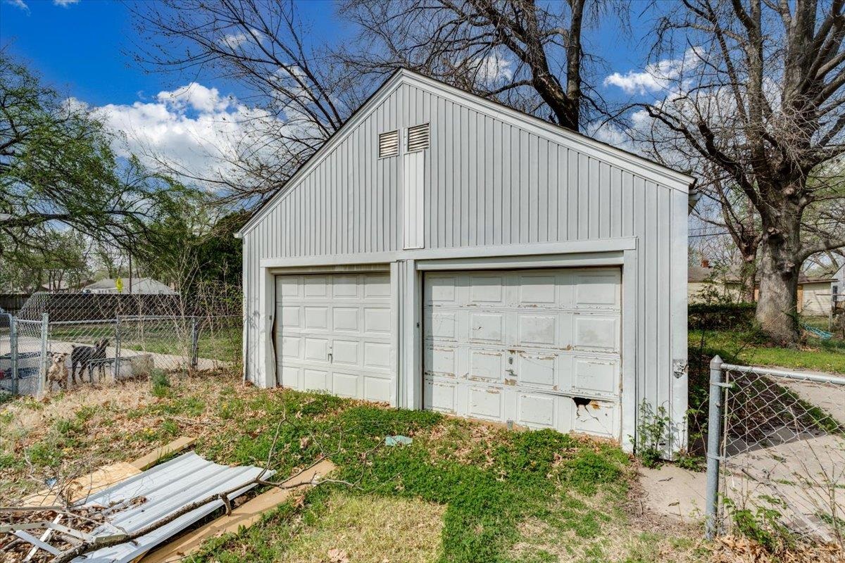 845 S Dellrose Avenue Wichita KS 67218