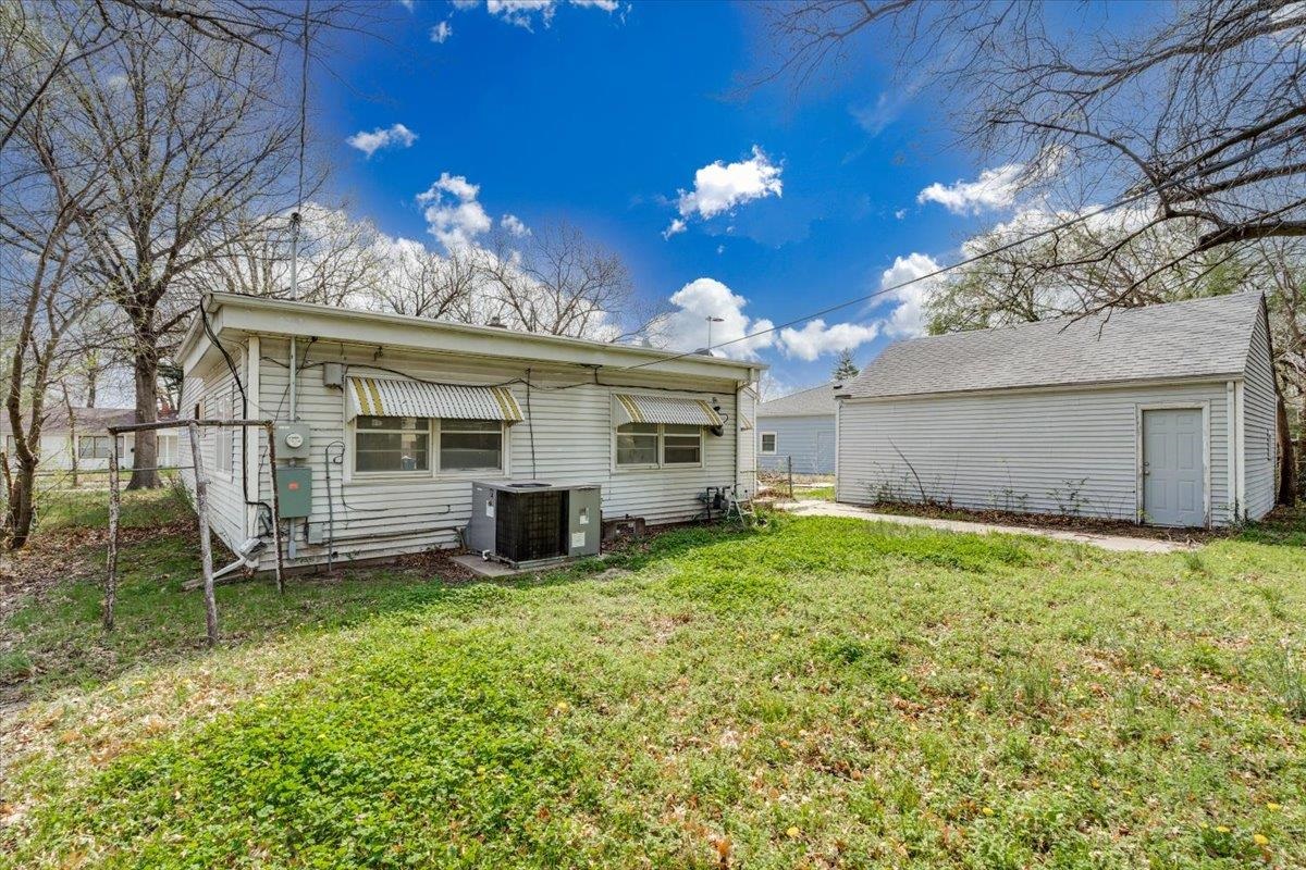 845 S Dellrose Avenue Wichita KS 67218
