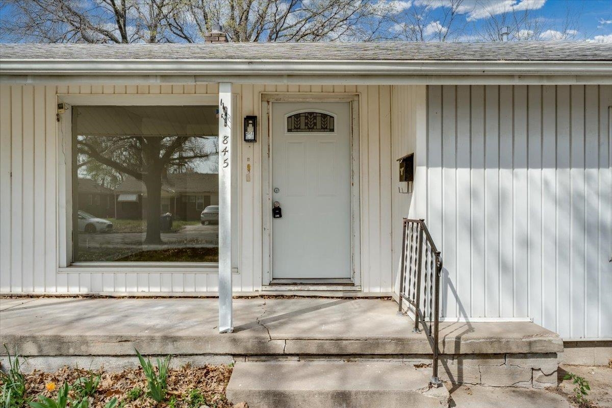 845 S Dellrose Avenue Wichita KS 67218