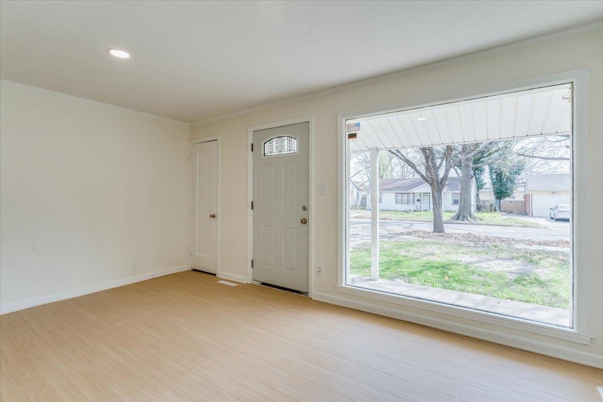 845 S Dellrose Avenue Wichita KS 67218