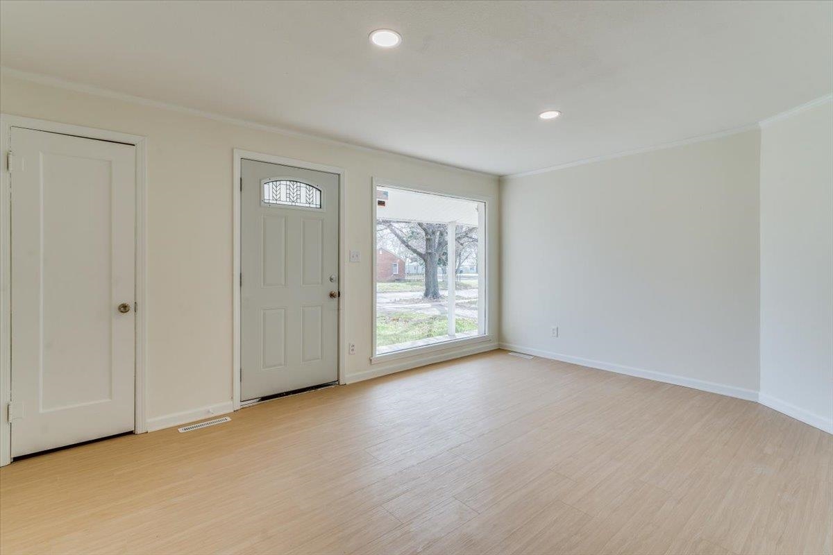 845 S Dellrose Avenue Wichita KS 67218