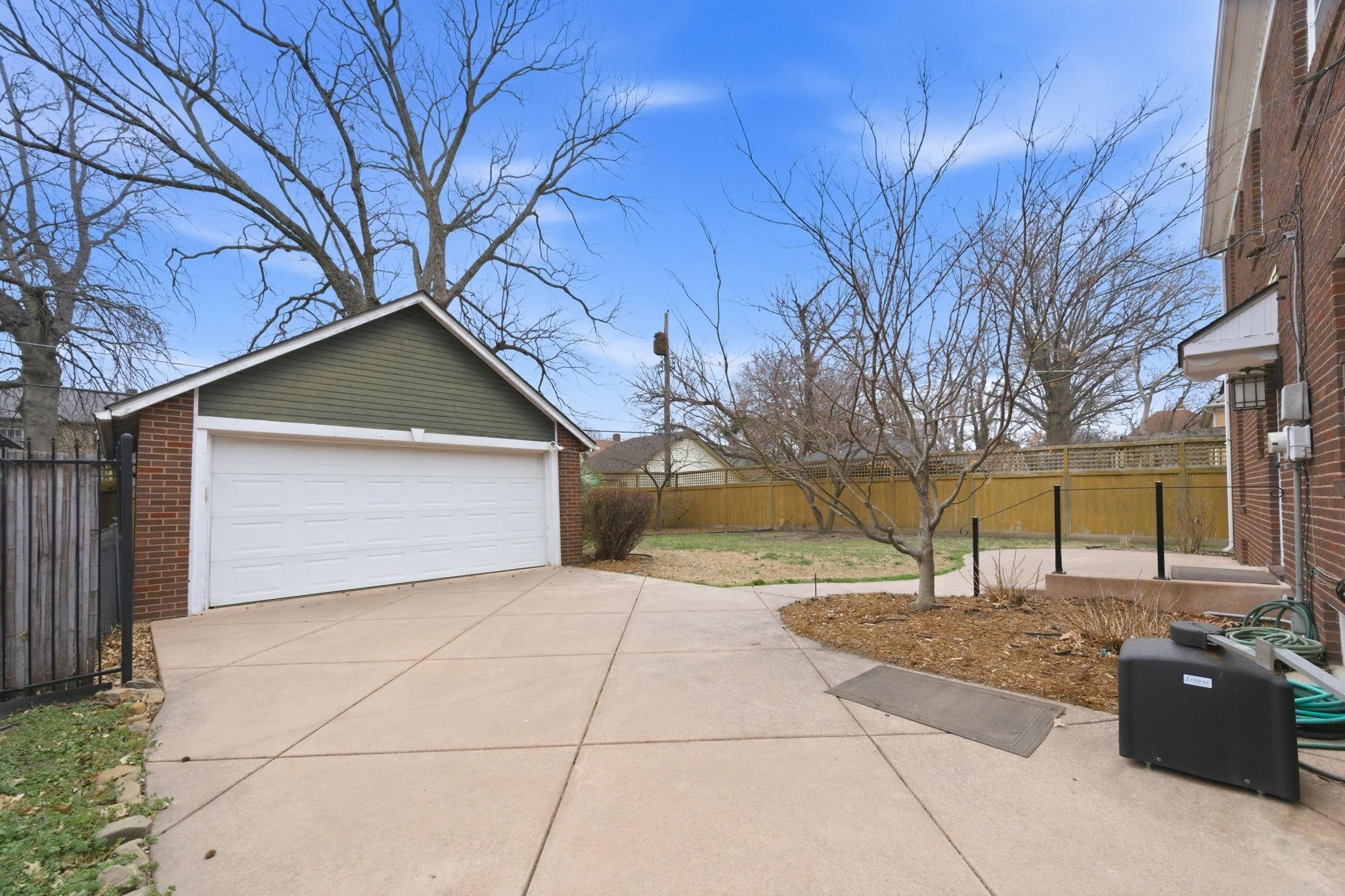 260 S Dellrose Avenue Wichita KS 67218