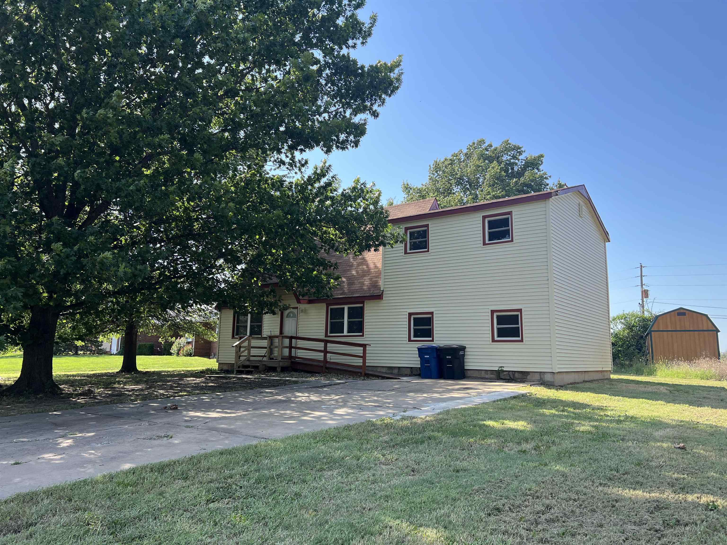 14 Woodland Drive Augusta KS 67010