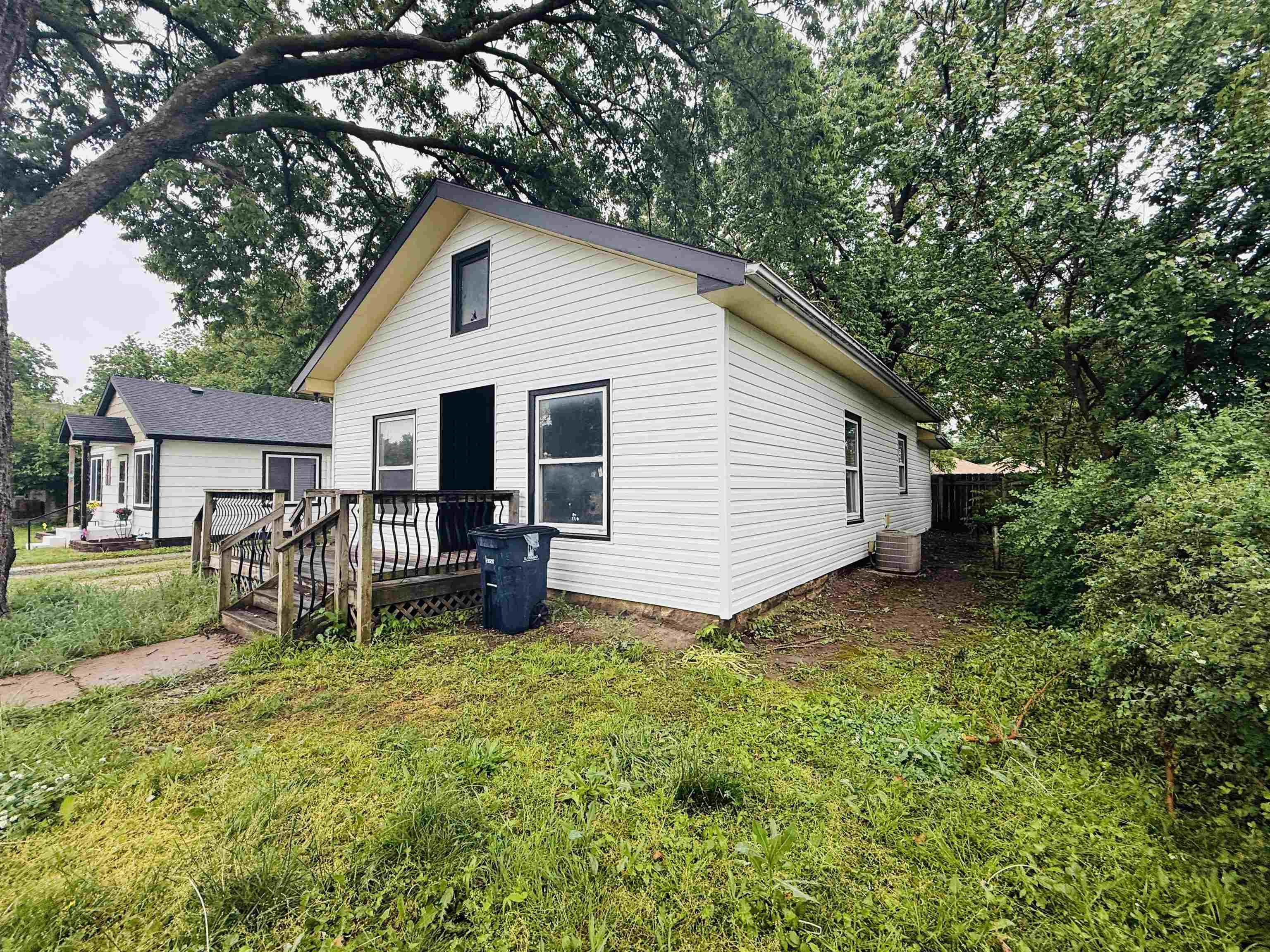 327 Residence Street El Dorado KS 67042
