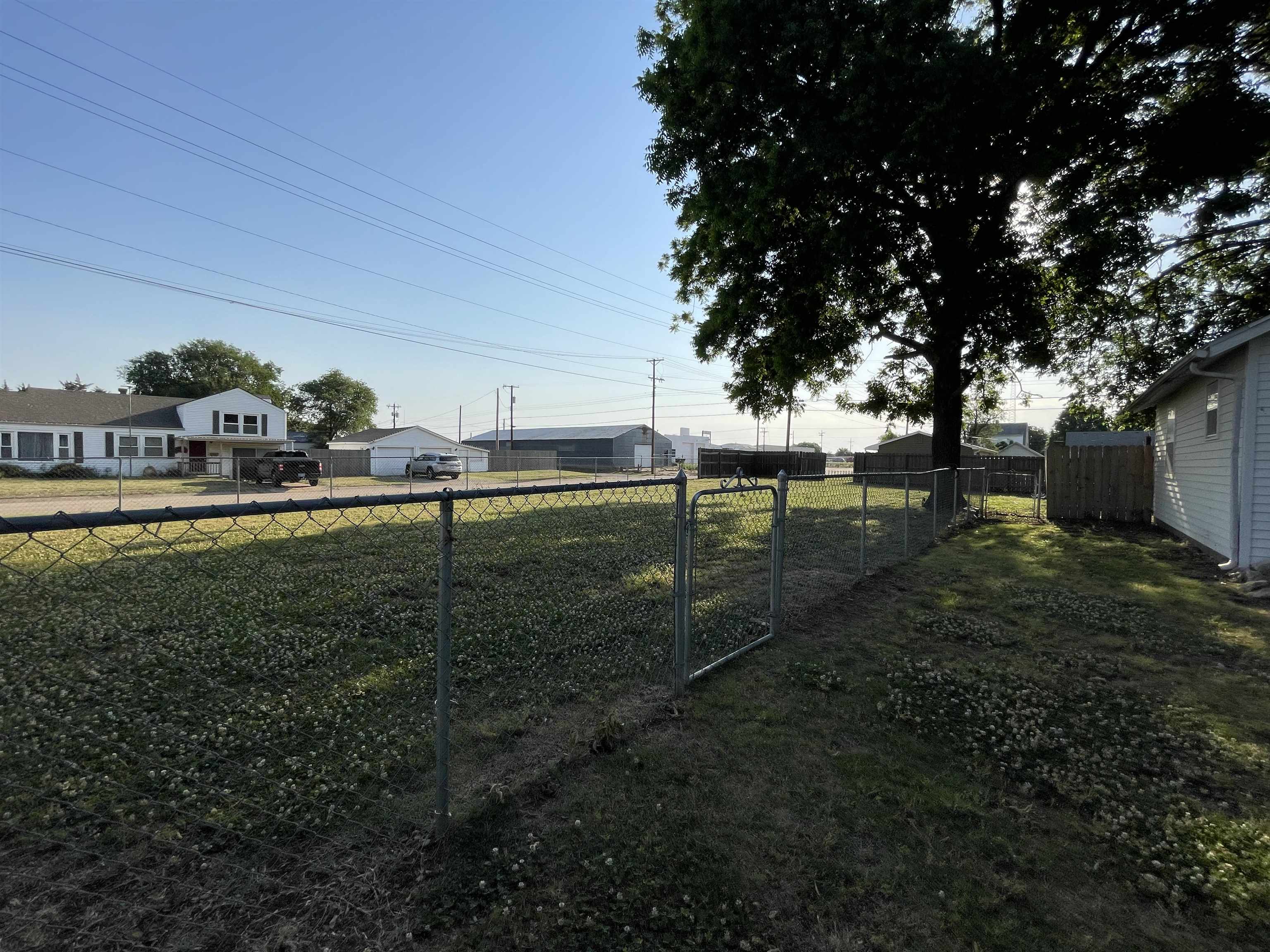 1321 N B Wellington KS 67152