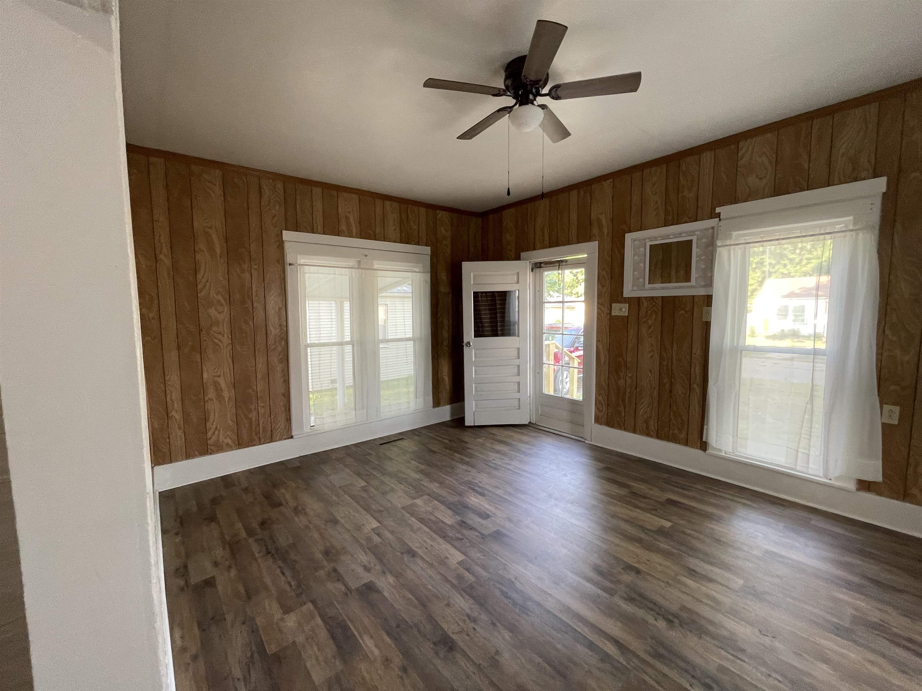 1321 N B Wellington KS 67152