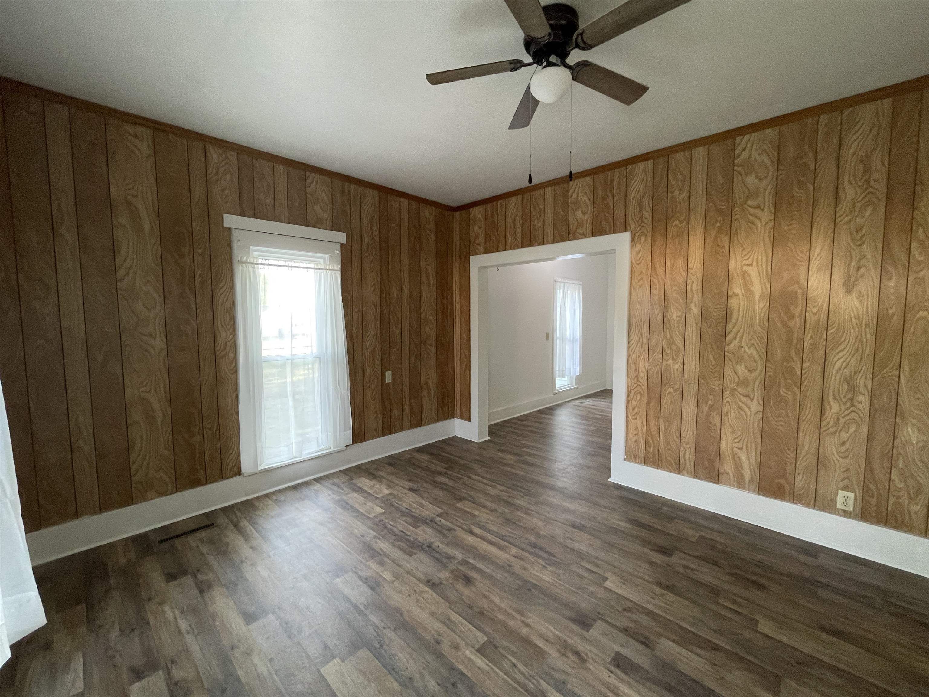 1321 N B Wellington KS 67152