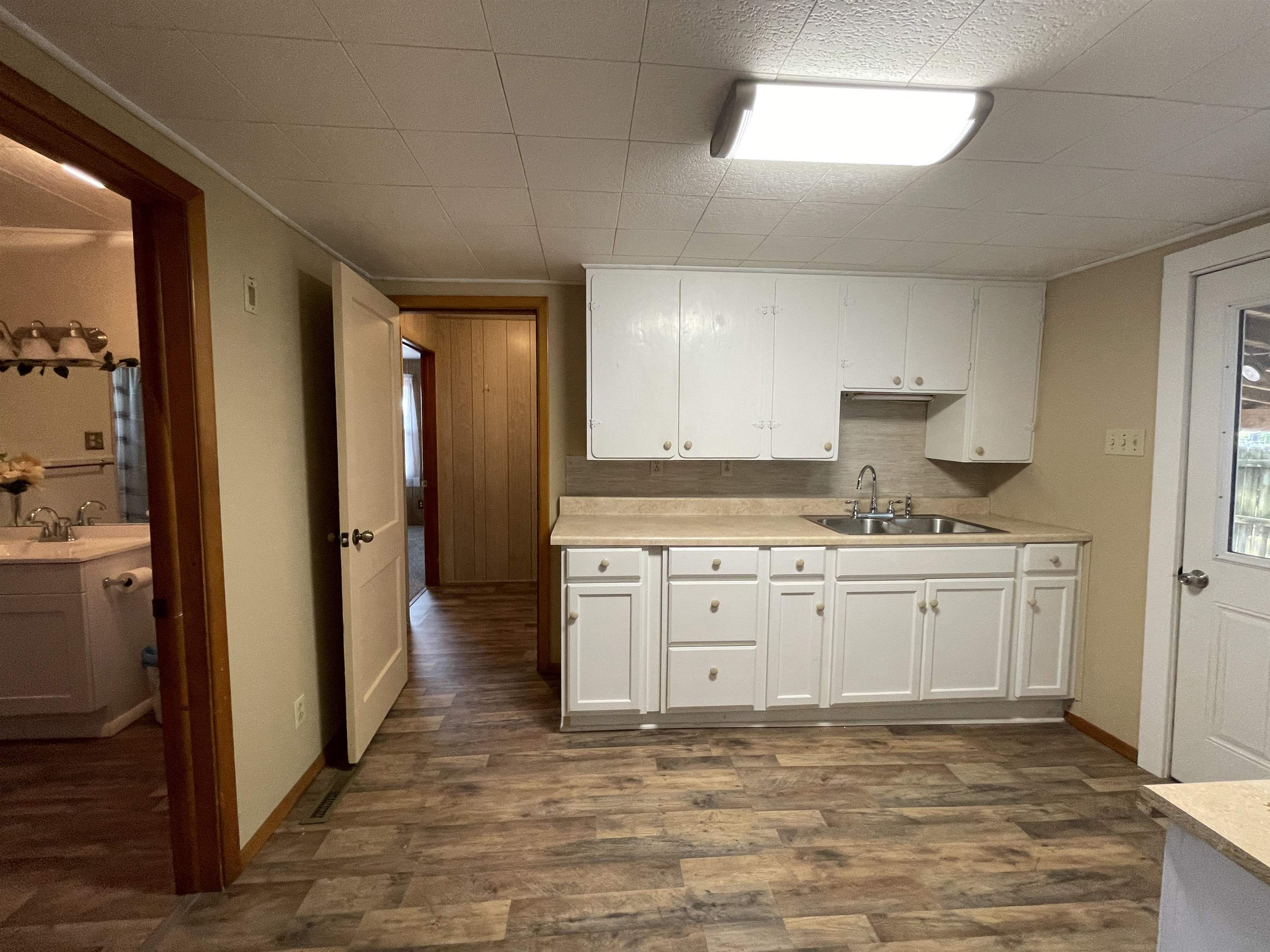 1321 N B Wellington KS 67152