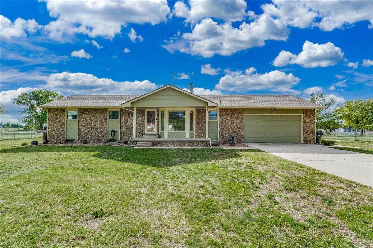 1433 N Estate Road Peck KS 67120
