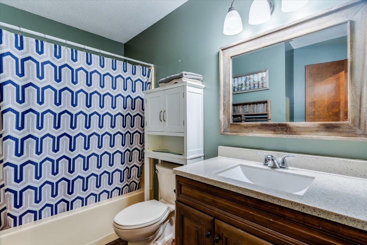 1433 N Estate Road Peck KS 67120