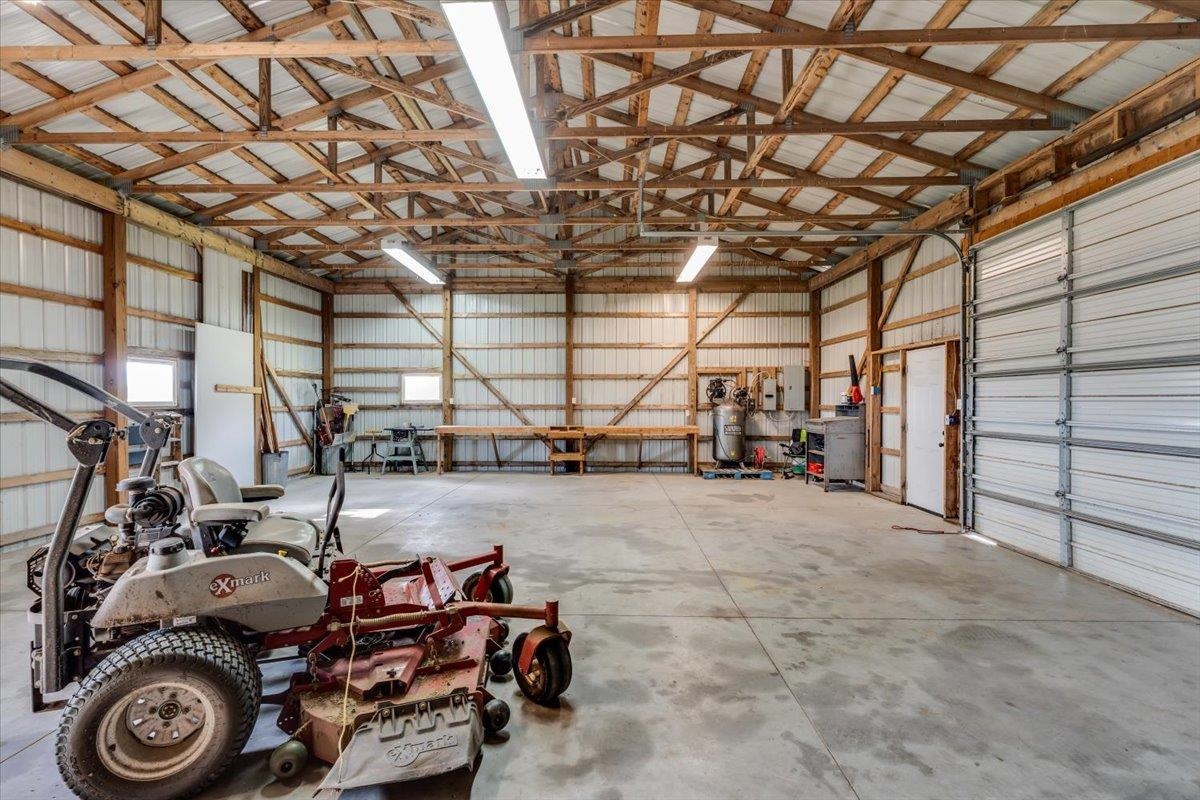 1433 N Estate Road Peck KS 67120