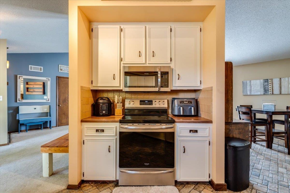 1433 N Estate Road Peck KS 67120
