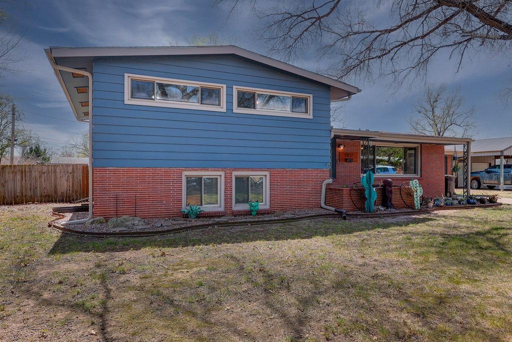 1817 E 13th Avenue Winfield KS 67156