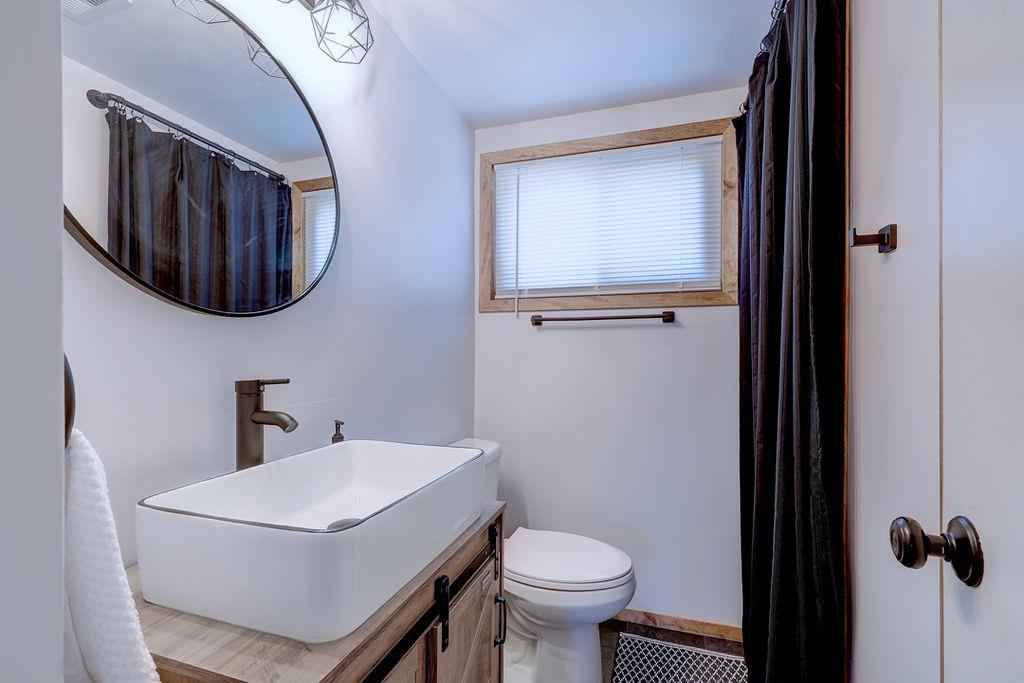 1817 E 13th Avenue Winfield KS 67156