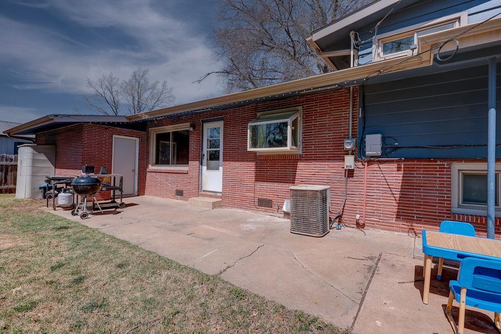 1817 E 13th Avenue Winfield KS 67156