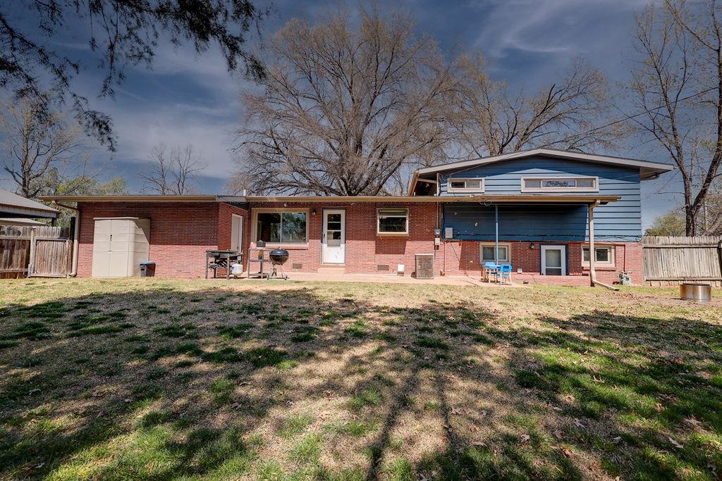 1817 E 13th Avenue Winfield KS 67156