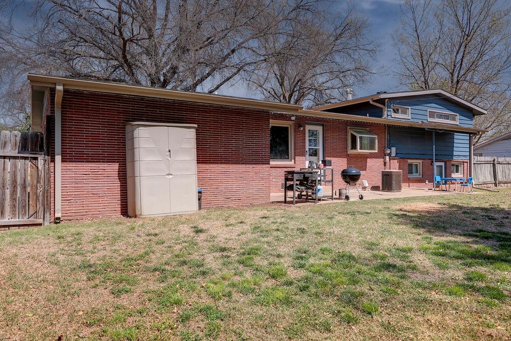 1817 E 13th Avenue Winfield KS 67156